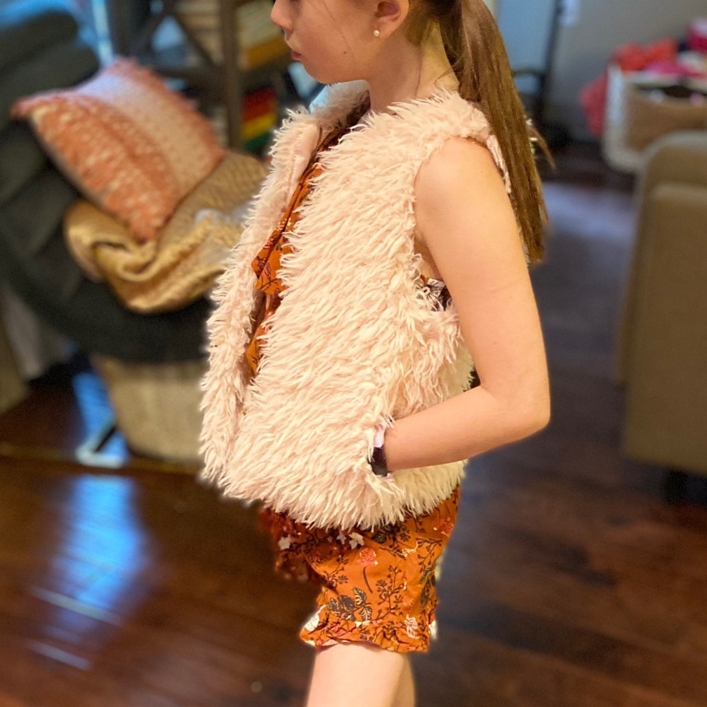 GB Girls Faux Light Pink Fur Vest Gold Zipper Sz 5​